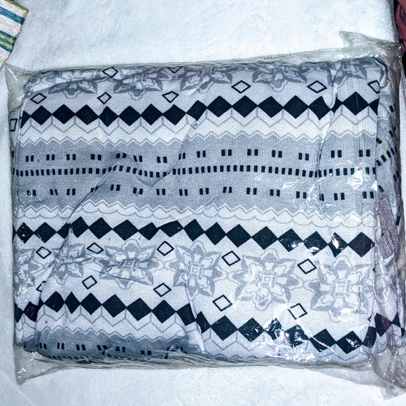 Non label BUNDLE AND SAVE I ALSO ACCEPT OFFERS - Picture 3 of 4